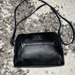Lodis crossbody